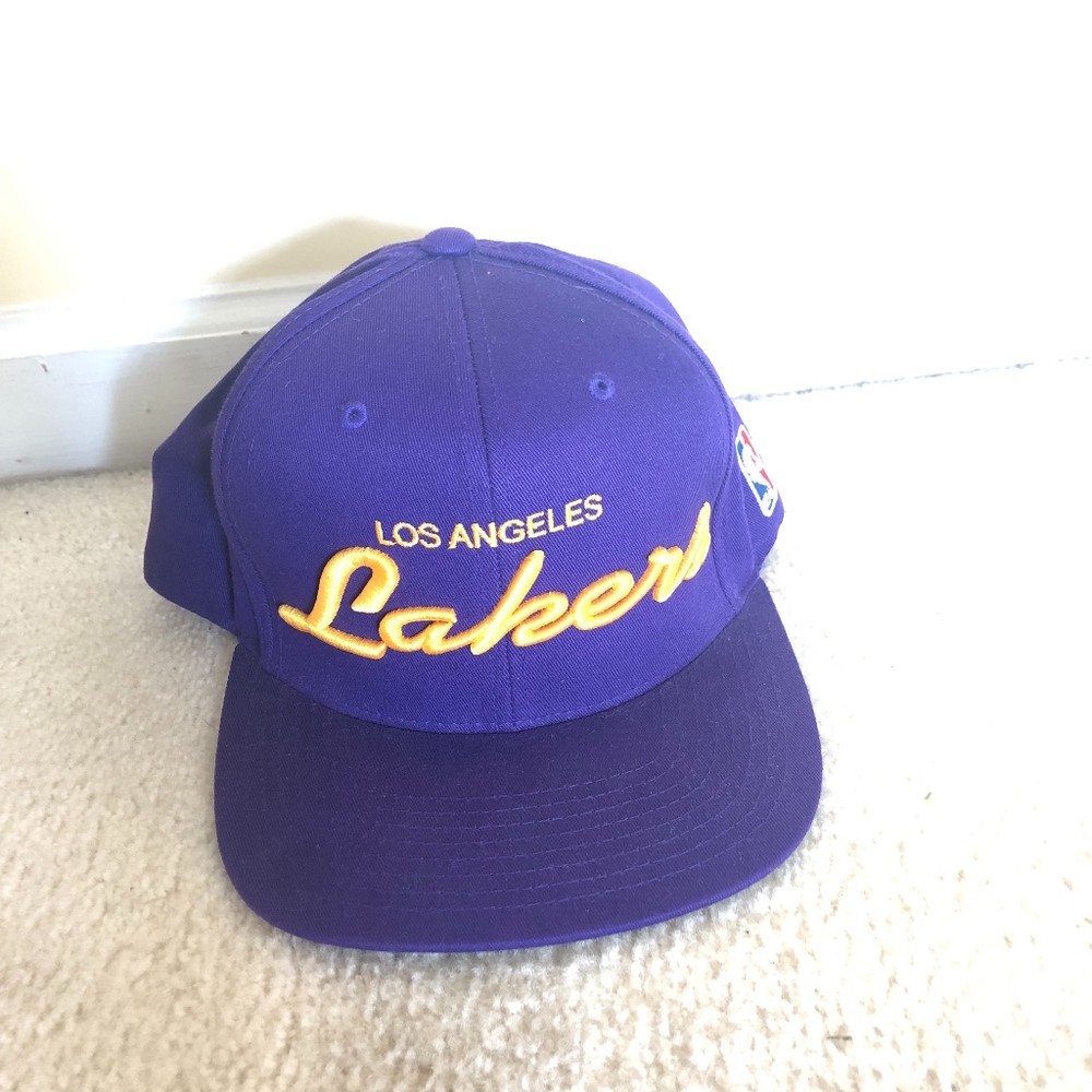 NEW Adidas Los Angeles Lakers Snapback